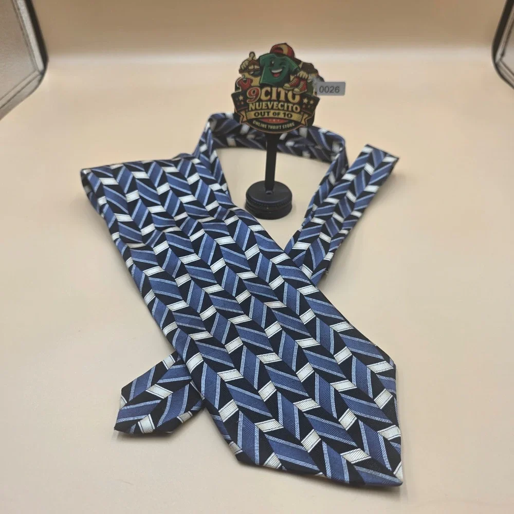 Louis Roth Mens Blue Black Geometric Chevron Silk Necktie Hand Made 4 Inch Width